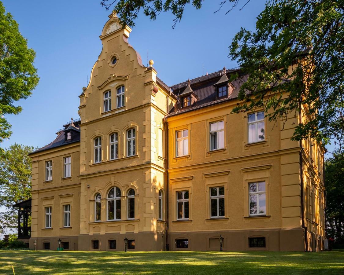 Palac Gruszow Świdnica Exterior foto