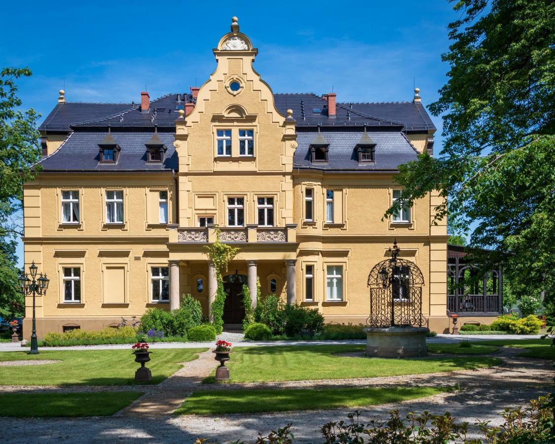 Palac Gruszow Świdnica Exterior foto